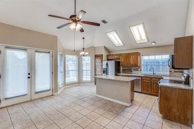 Building Photo - 620 Willow Oak Dr