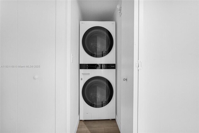 Building Photo - 45 SW 9th St