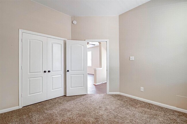 Building Photo - 26 Cheswood Manor Drive