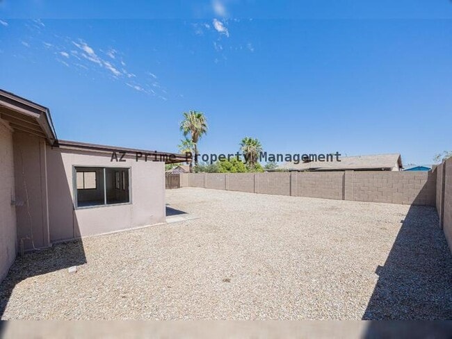 Building Photo - 9358 W Sanna St