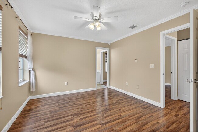 Building Photo - 8933 Alexandra Cir