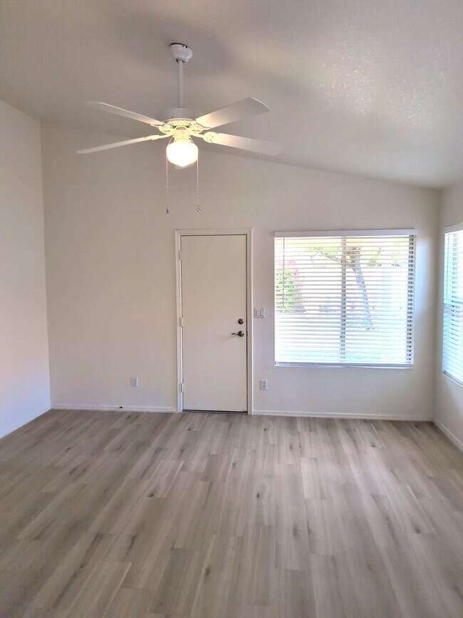 Building Photo - AVAILABLE NOW IN CLEMENTE RANCH!!!!