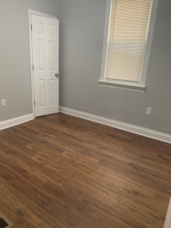 Building Photo - 7841 S Marquette Ave