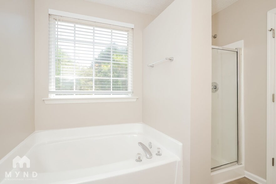 Building Photo - 1239 Matt Moore Ct