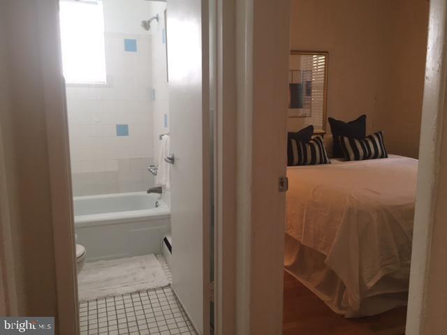 Building Photo - 923 Spruce St