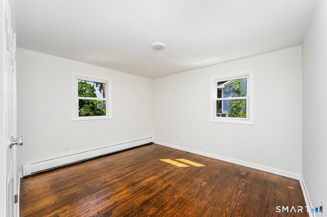 Building Photo - 26 Lenox Ave
