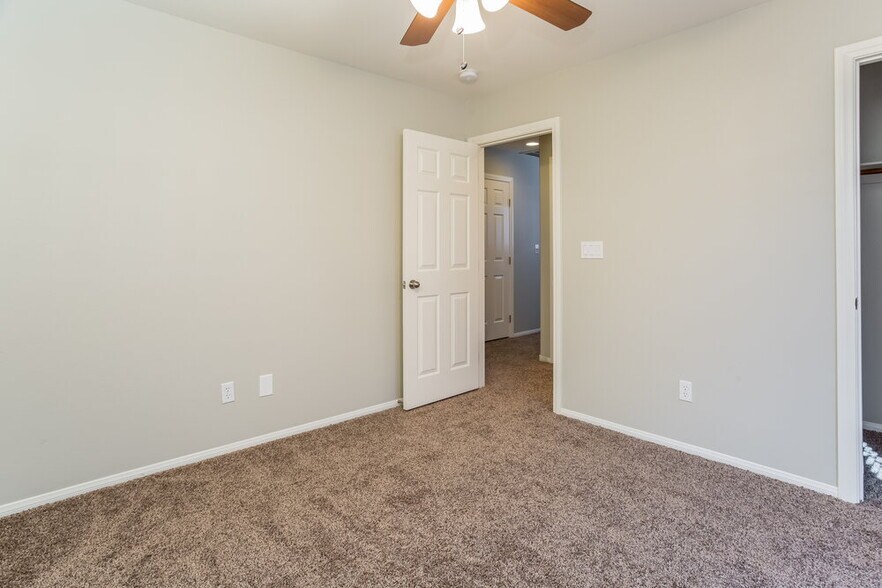 Building Photo - 1409 Arc Dome Ave
