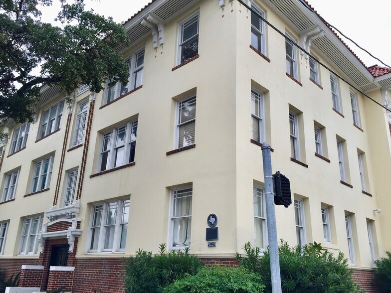 Building Photo - 2603 Milam St