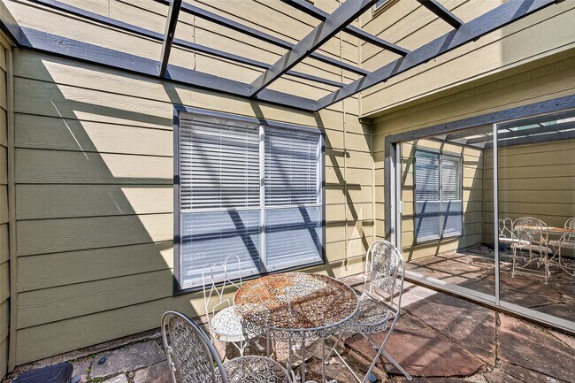 Building Photo - 1917 Trixie Ln