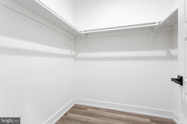 Building Photo - 1640 Edgley St