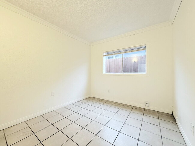 Building Photo - 14041 Orizaba Ave