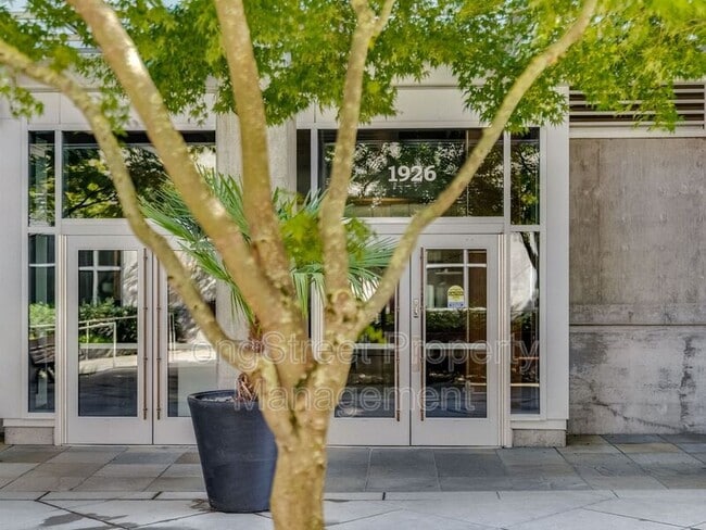 Building Photo - 1926 W Burnside St