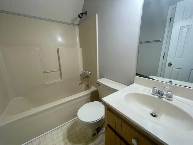 Building Photo - 5485 Bridle Dr