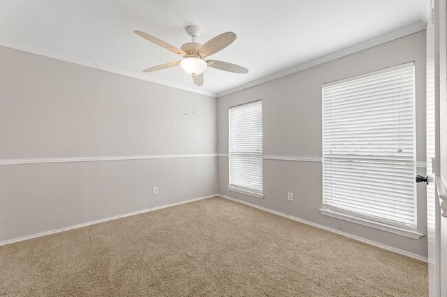 Building Photo - 10713 Alexandria Dr