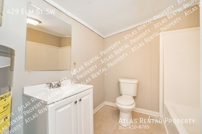 Building Photo - 429 Elm St SW