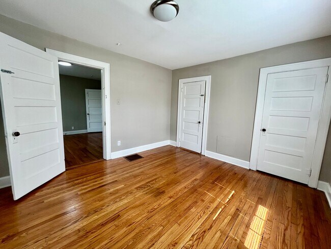 Building Photo - 6 Bedroom in Richmond Near EKU!