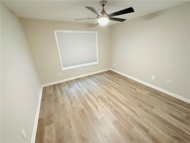 Building Photo - 2090 Lily Valley Dr