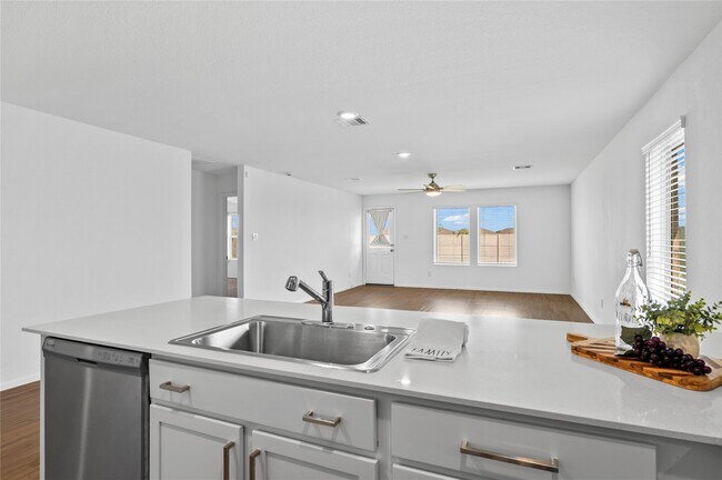 Building Photo - 2805 Fountain Wds Dr