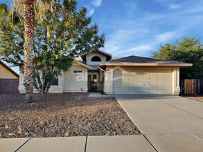 Building Photo - 9915 E Paseo Juan Tabo