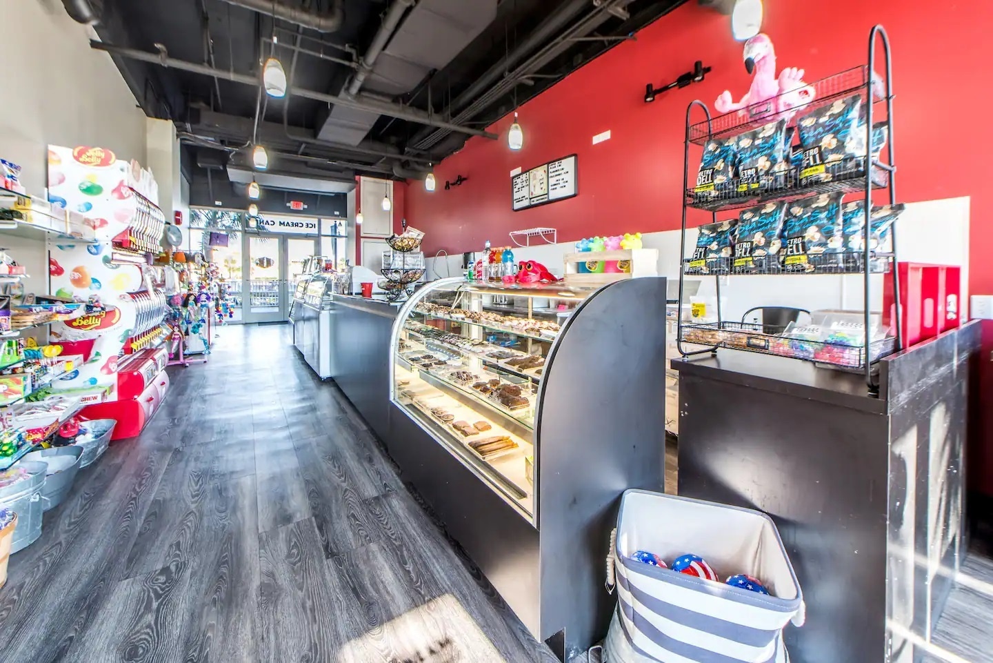 Building Photo - 9860 S Thomas Dr