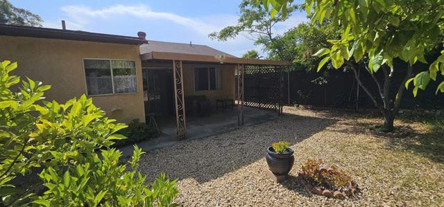 Building Photo - 1527 Temple Heights Dr