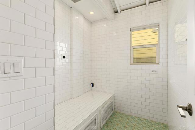 Building Photo - 721 3rd St