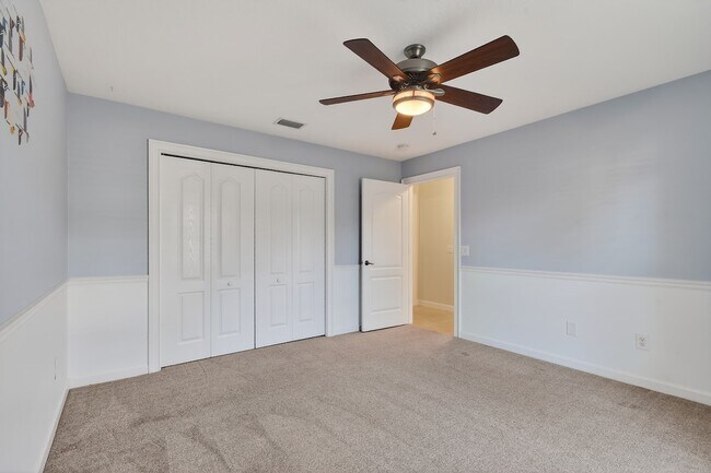 Building Photo - 3221 SE Quay St