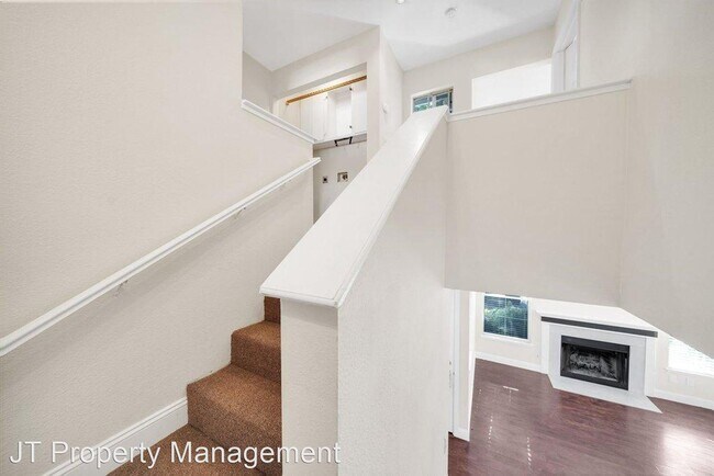 Building Photo - 217 Hidden Creek Ct
