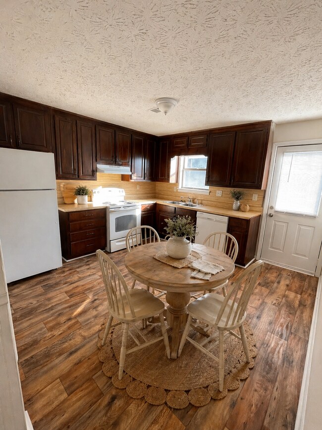 Building Photo - 8821 W Hills Ct