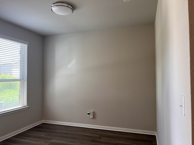 Building Photo - 1513 Carlene Pruett St