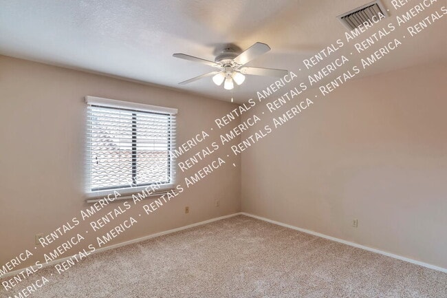 Building Photo - 10327 N Mineral Spring Ln
