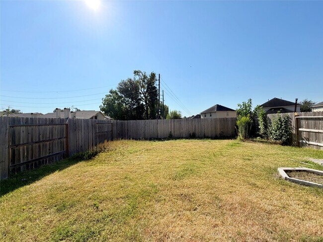 Building Photo - 623 Ash Mill Dr