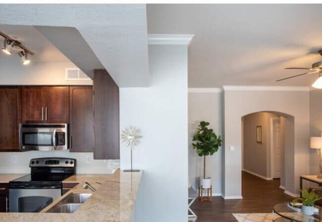 Building Photo - 2 bedroom in Dallas TX 75206
