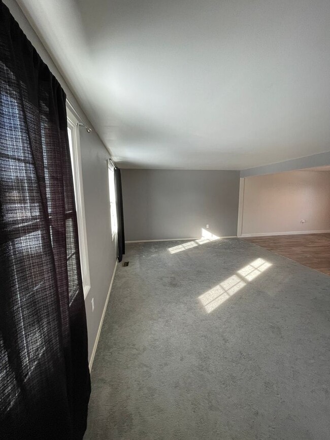 Building Photo - 120 Scottsdale Dr