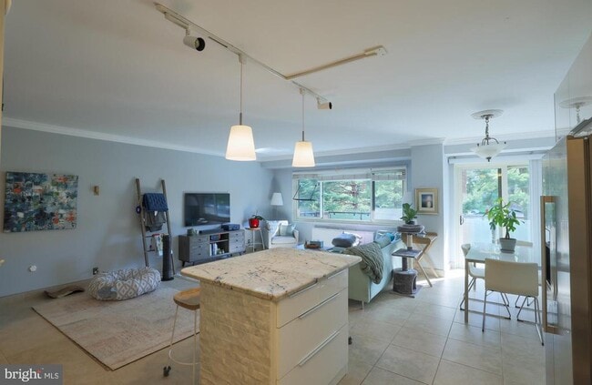 Building Photo - 4201 Cathedral Ave NW