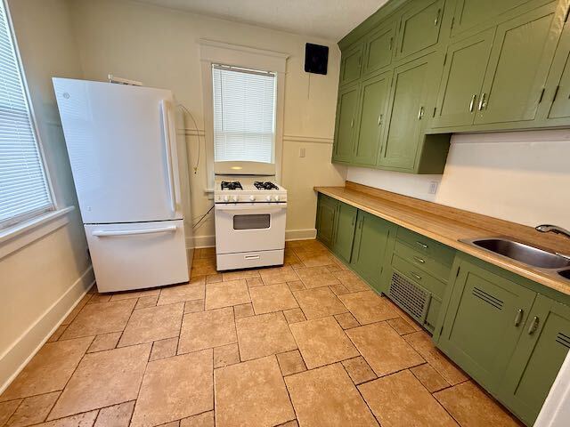 Building Photo - Home in West Peoria