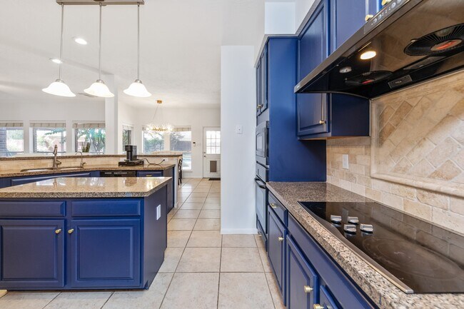 Building Photo - 15826 Jamie Lee Dr