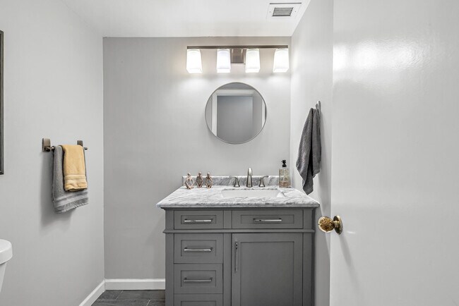 Building Photo - 2200 NE 33rd Ave