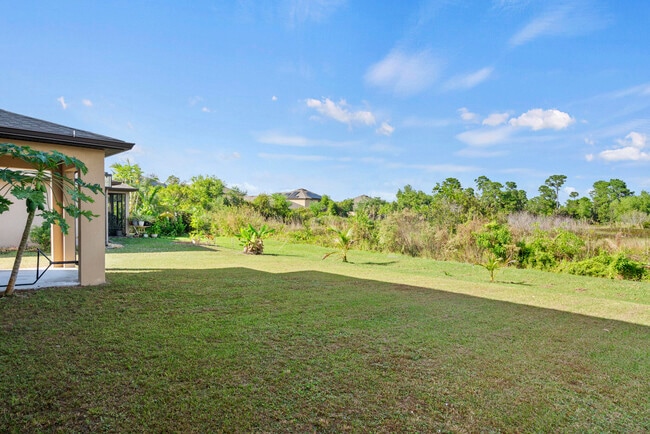 Building Photo - 6455 NW Castlebrook Ave