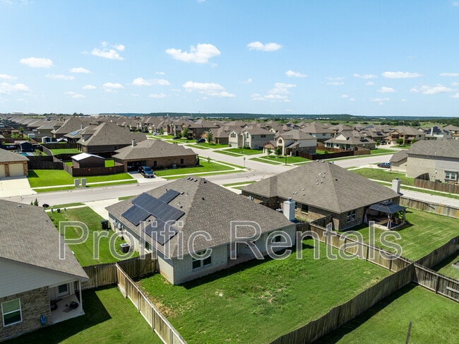 Building Photo - 6117 Verde Dr