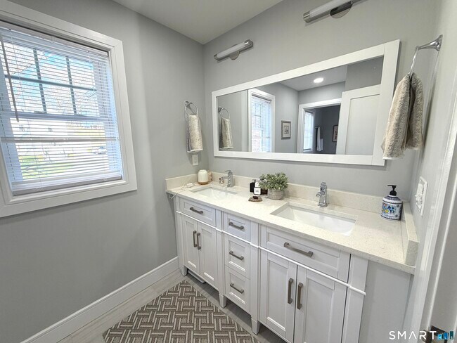 Building Photo - 28 Jefferson Ave