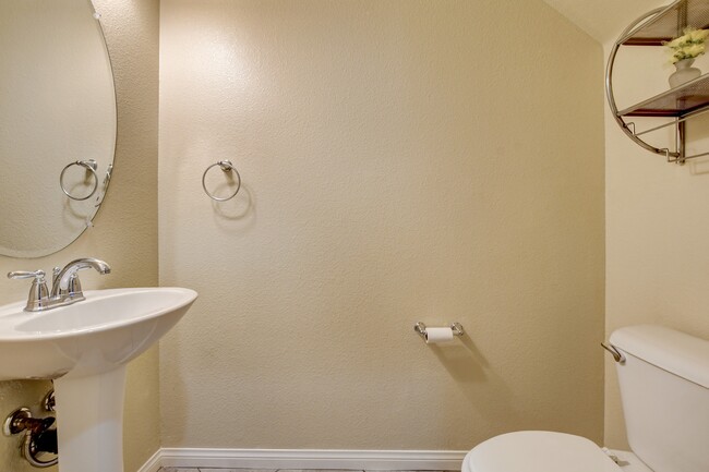 Building Photo - 6416 Shawnee Springs Ct