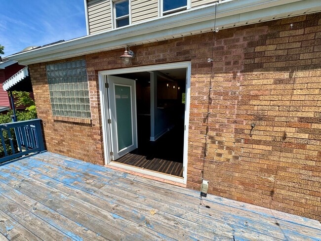 Building Photo - Open Concept 3 Bed 1.5 Bath in Swissville!