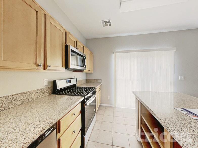 Building Photo - 717 Horse Stable Ave