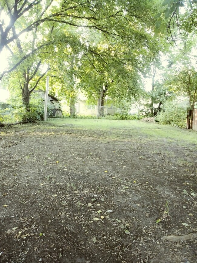 Building Photo - Cozy 2 bed 1 bath house $995