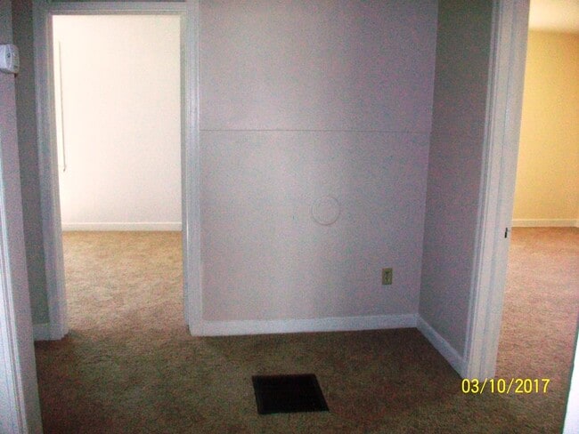 Building Photo - 2040 Corinth Dr
