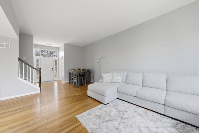 Building Photo - 2211 Carpenter Ave