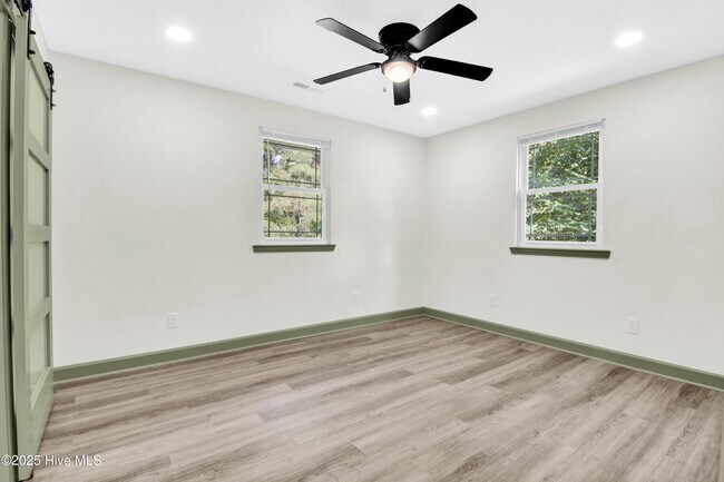 Building Photo - 103 Armstrong Dr