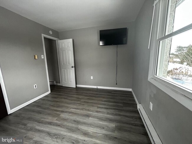 Building Photo - 316 S Griffith Dr