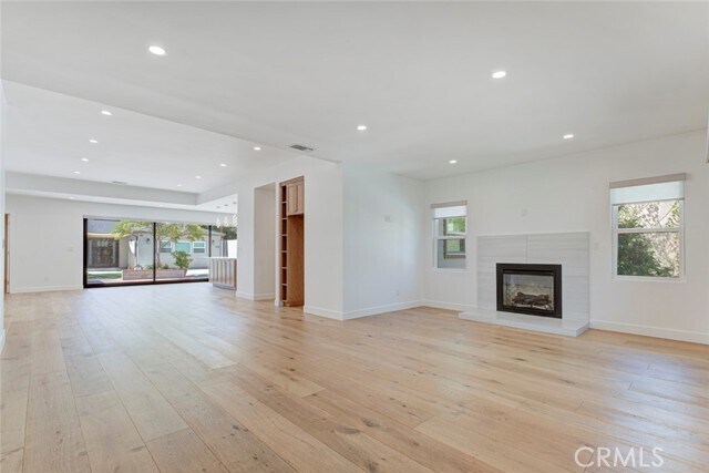 Building Photo - 641 E Grinnell Dr